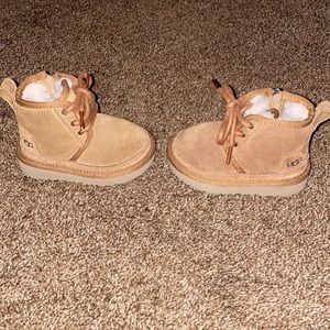 Toddler ugg boots size 6